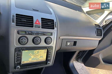 Мінівен Volkswagen Touran 2010 в 