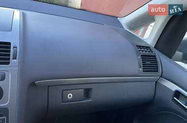 Мінівен Volkswagen Touran 2010 в 