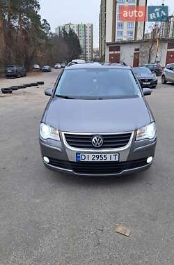 Мінівен Volkswagen Touran 2009 в Софіївській Борщагівці