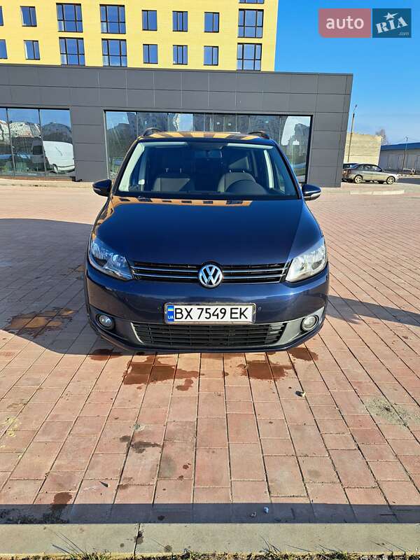 Минивэн Volkswagen Touran 2011 в Нетешине