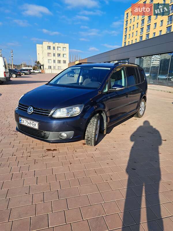 Минивэн Volkswagen Touran 2011 в Нетешине