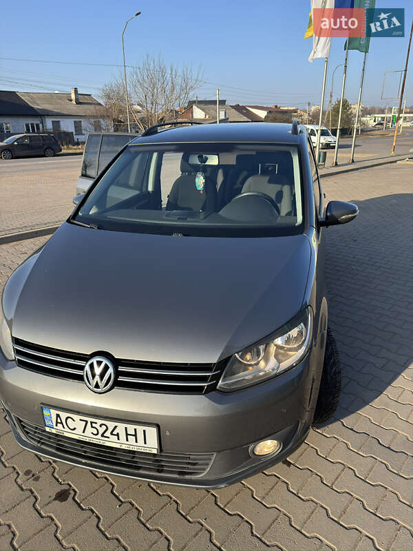 Минивэн Volkswagen Touran 2013 в Нововолынске