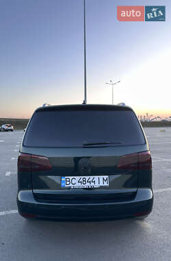 Минивэн Volkswagen Touran 2010 в 