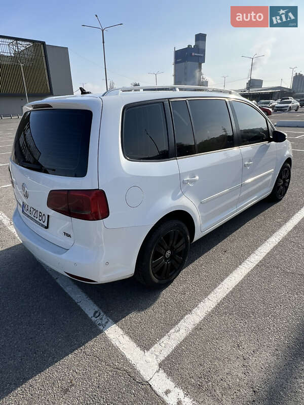 Минивэн Volkswagen Touran 2011 в Киеве