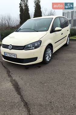 Минивэн Volkswagen Touran 2015 в Иршаве