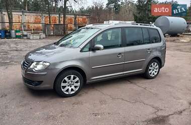 Минивэн Volkswagen Touran 2007 в Киеве