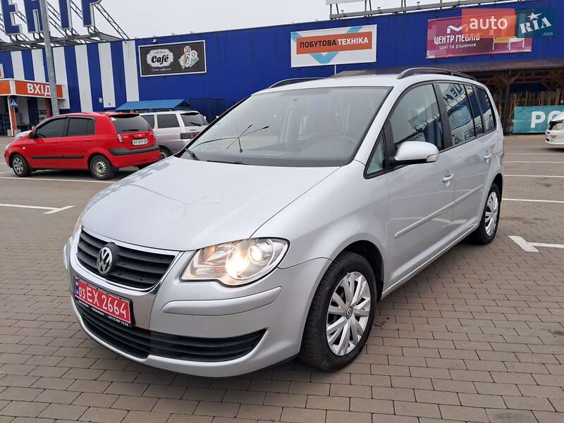 Минивэн Volkswagen Touran 2009 в Прилуках