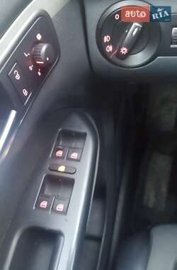 Минивэн Volkswagen Touran 2010 в 