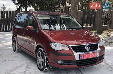 Минивэн Volkswagen Touran 2010 в Вознесенске