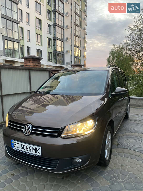 Минивэн Volkswagen Touran 2012 в Львове