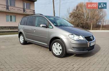 Минивэн Volkswagen Touran 2009 в Черновцах