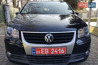 Минивэн Volkswagen Touran 2010 в Дубно