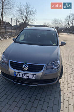 Минивэн Volkswagen Touran 2010 в 