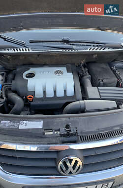 Минивэн Volkswagen Touran 2010 в 
