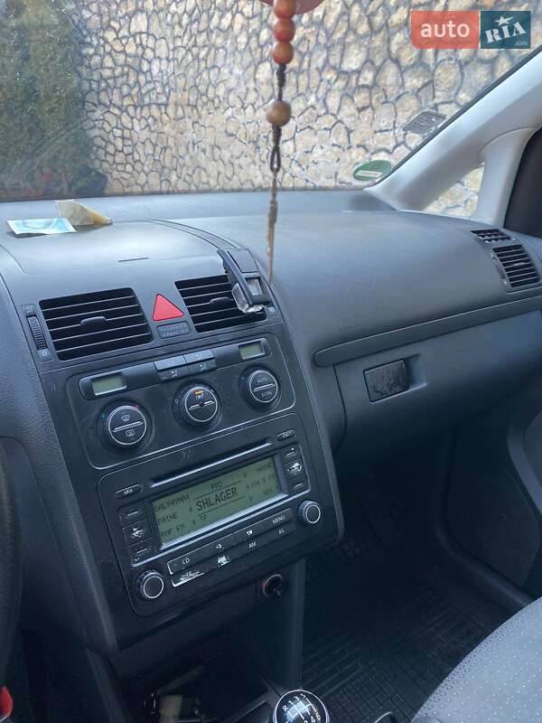 Минивэн Volkswagen Touran 2004 в Подволочиске