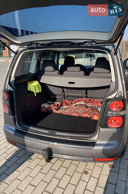 Минивэн Volkswagen Touran 2010 в 