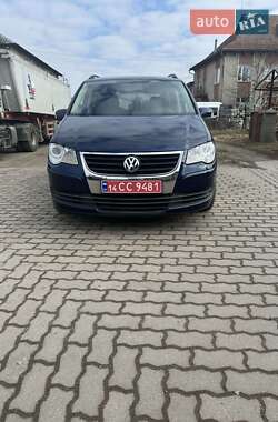 Минивэн Volkswagen Touran 2009 в Калуше