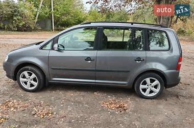 Минивэн Volkswagen Touran 2004 в 