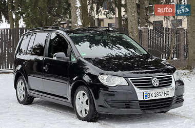 Минивэн Volkswagen Touran 2009 в Киеве