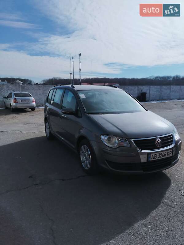 Минивэн Volkswagen Touran 2009 в Виннице