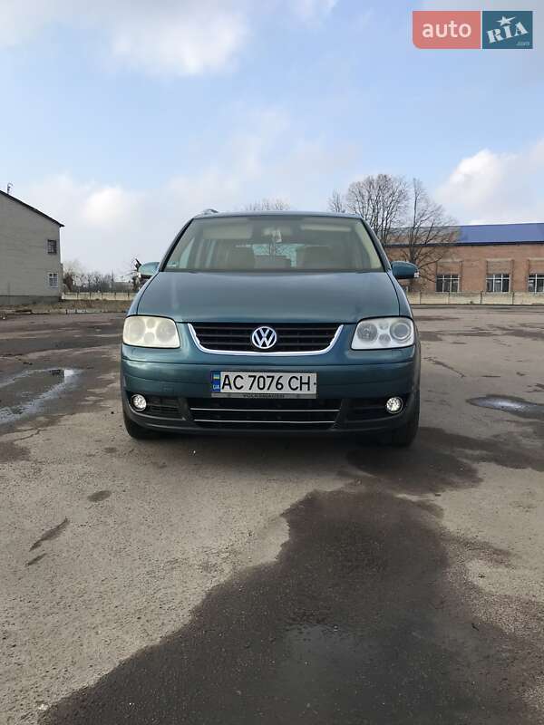 Минивэн Volkswagen Touran 2004 в Луцке