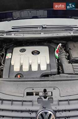 Мінівен Volkswagen Touran 2004 в 