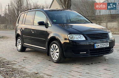 Минивэн Volkswagen Touran 2004 в Коростене