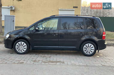 Минивэн Volkswagen Touran 2004 в Коростене