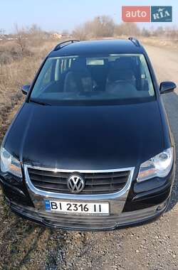 Минивэн Volkswagen Touran 2007 в Полтаве