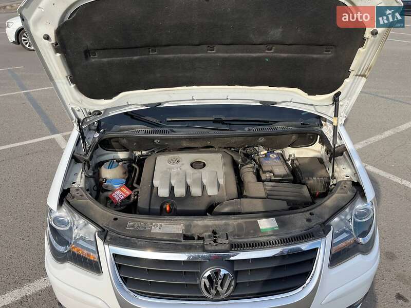 Мінівен Volkswagen Touran 2009 в Вінниці