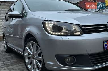 Мінівен Volkswagen Touran 2012 в Києві