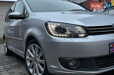 Минивэн Volkswagen Touran 2012 в 