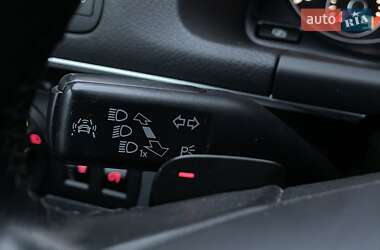 Минивэн Volkswagen Touran 2012 в 