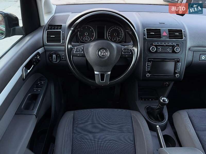 Минивэн Volkswagen Touran 2013 в Чернигове