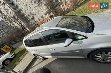 Минивэн Volkswagen Touran 2013 в 