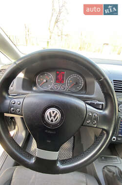 Минивэн Volkswagen Touran 2006 в Житомире