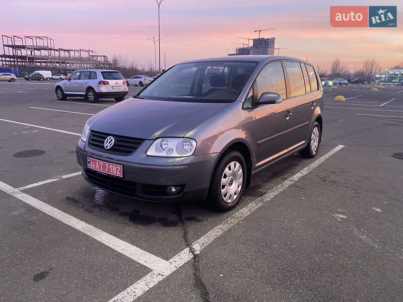 Минивэн Volkswagen Touran 2005 в Киеве