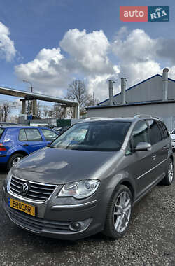 Минивэн Volkswagen Touran 2008 в Луцке