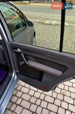Мінівен Volkswagen Touran 2008 в 