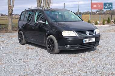 Минивэн Volkswagen Touran 2006 в 