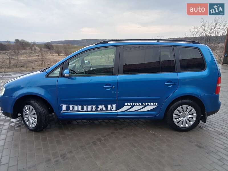 Минивэн Volkswagen Touran 2003 в Горохове