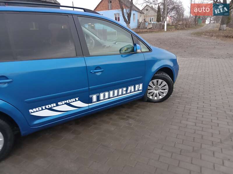 Минивэн Volkswagen Touran 2003 в Горохове