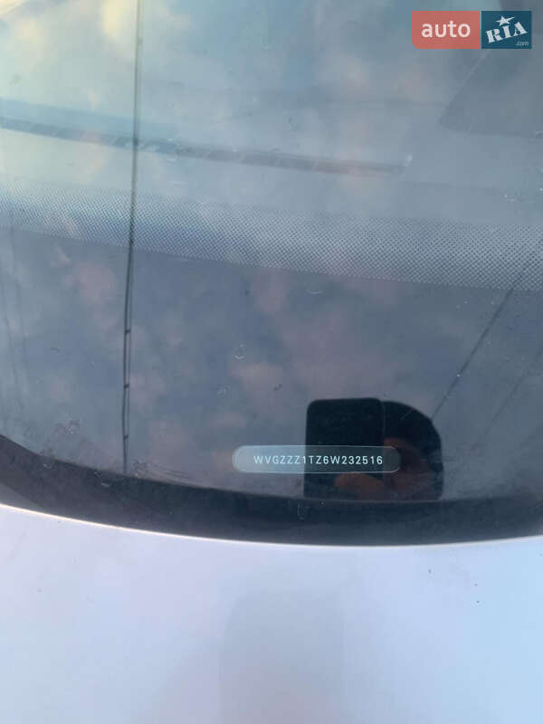 Мінівен Volkswagen Touran 2006 в Хирові