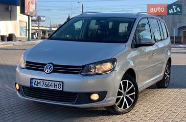 Мінівен Volkswagen Touran 2010 в Житомирі