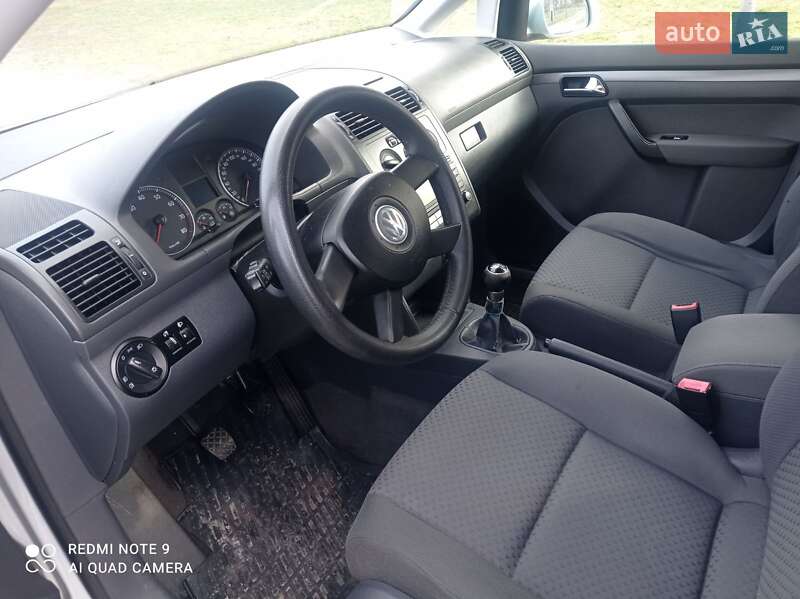 Минивэн Volkswagen Touran 2003 в Киеве