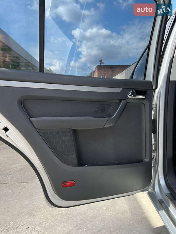 Минивэн Volkswagen Touran 2005 в Чернигове