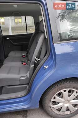 Минивэн Volkswagen Touran 2005 в 