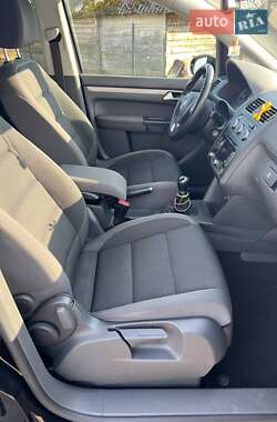 Минивэн Volkswagen Touran 2015 в 