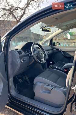 Минивэн Volkswagen Touran 2015 в 