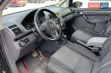 Минивэн Volkswagen Touran 2011 в 